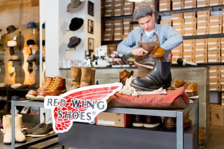 Red wing shoe deals store red wing